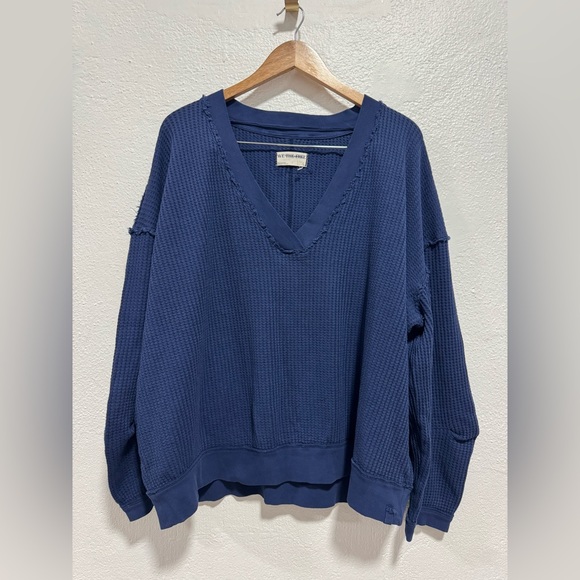 We The Free Ricky Waffle Thermal Oversized  V-neck Size Large Eclipse NWOT - Picture 3 of 9